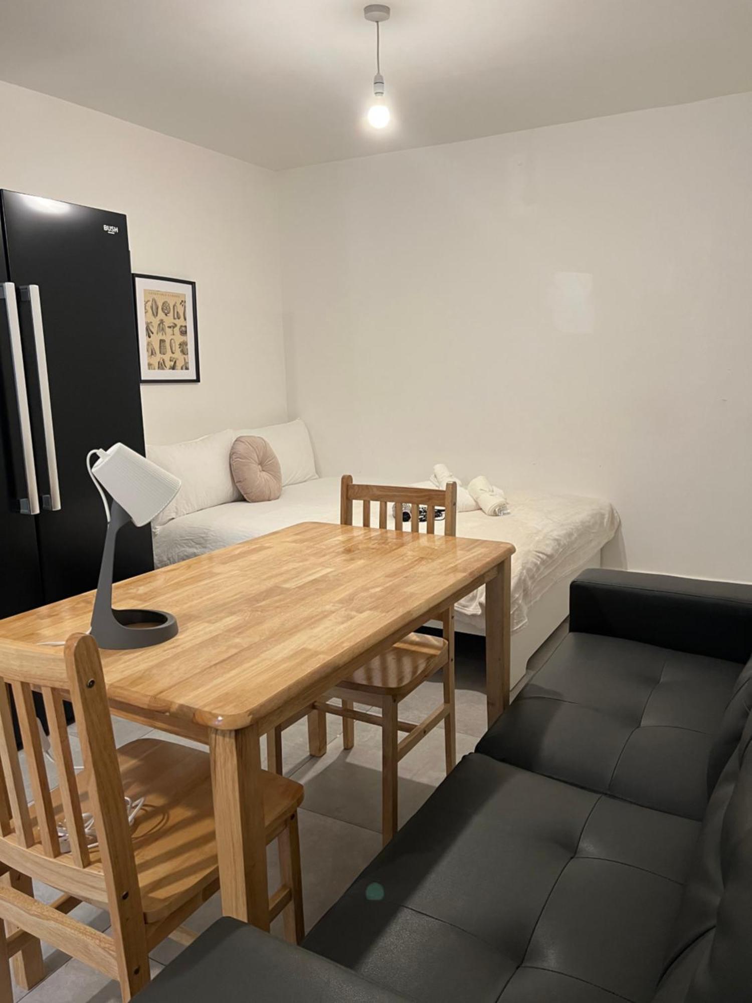 Lovely Double Rooms In Euston & Square London Exterior photo